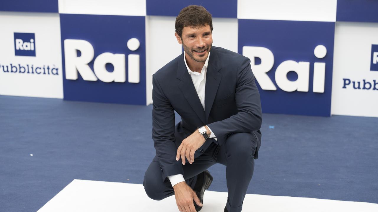 Sanremo, Carlo Conti conferma l’addio. L’erede è Stefano De Martino