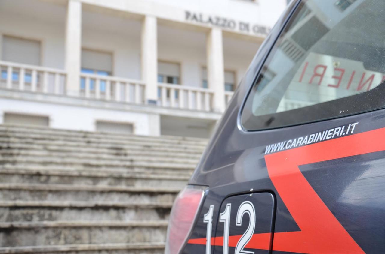 Auto in vendita sul web a costi vantaggiosi, ma è una truffa: scattano due denunce – ecco che cosa è successo