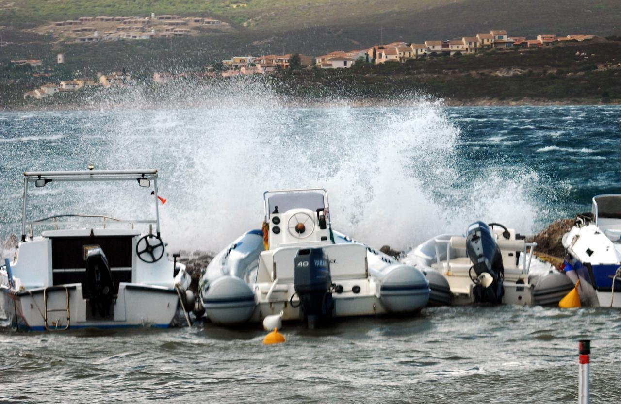 Nuova allerta meteo in Sardegna: altre 24 ore con venti di burrasca e mareggiate – Le previsioni