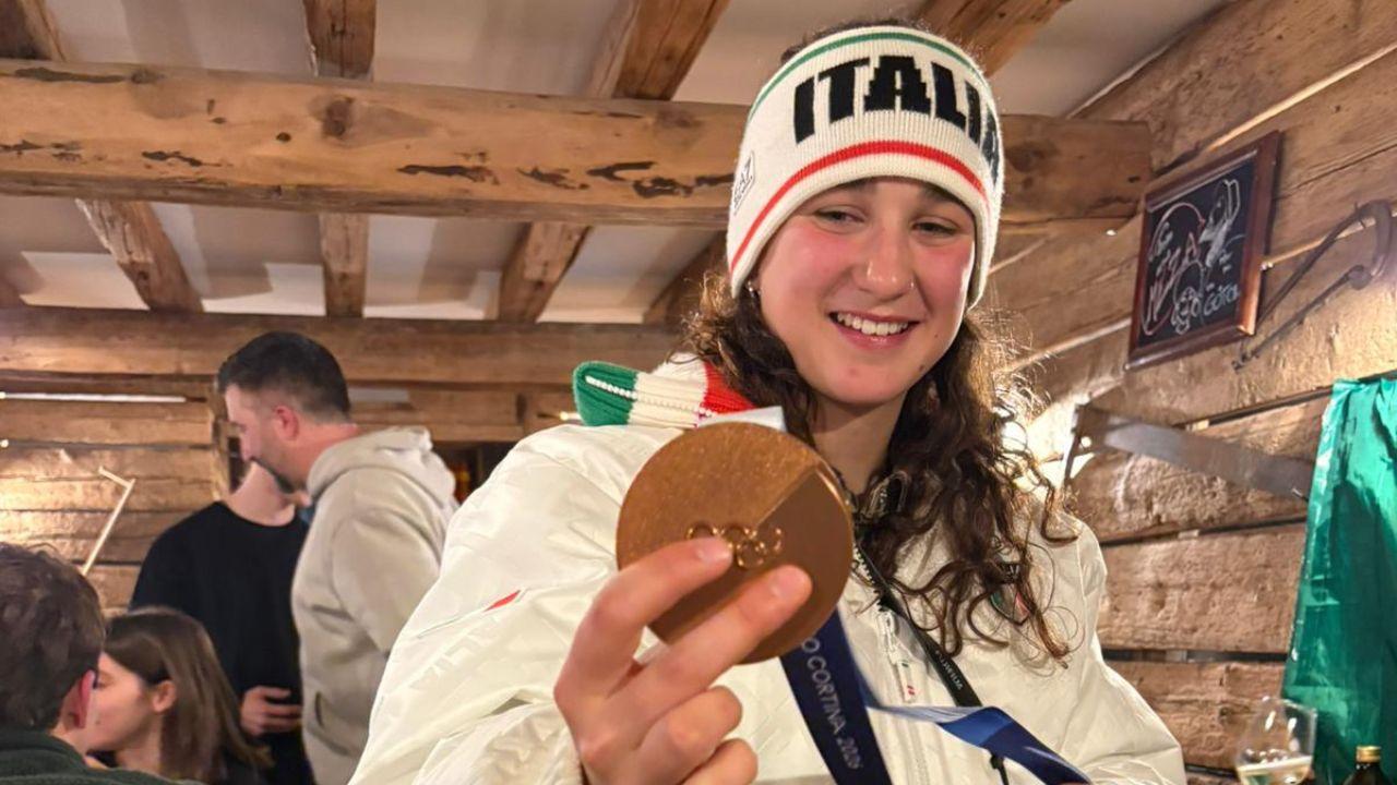 
	Flora Tabanelli con la medaglia di bronzo

