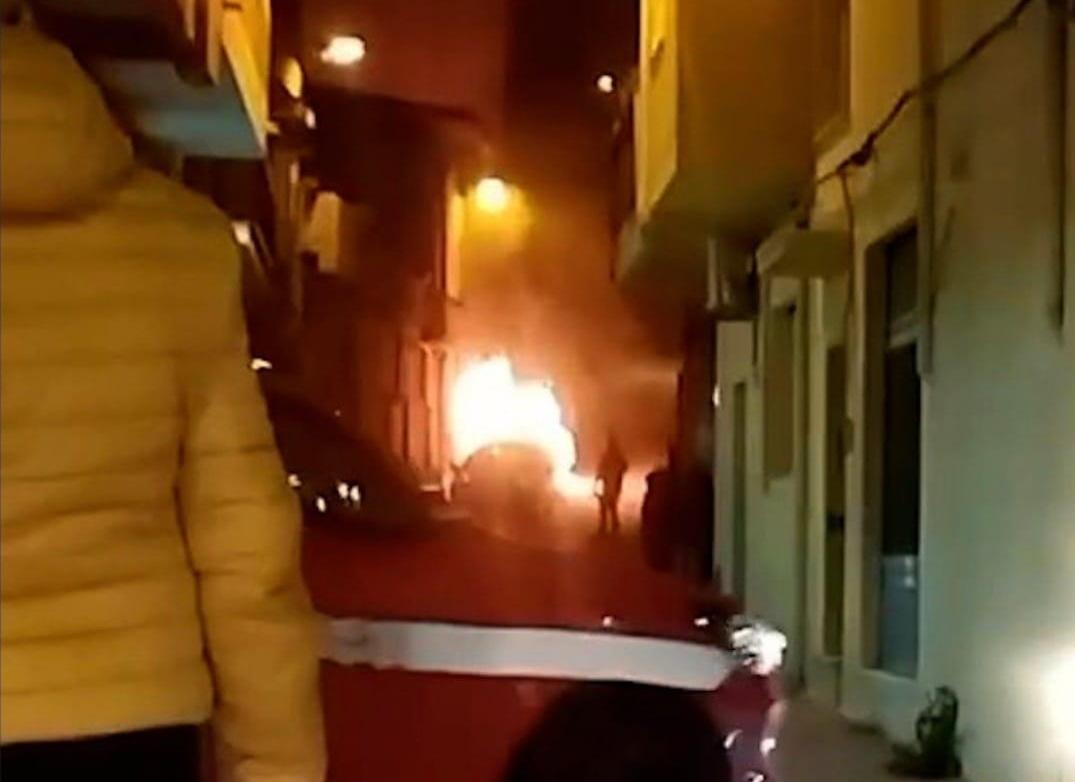 Tentata rapina in banca e attentati incendiari: due dal giudice
