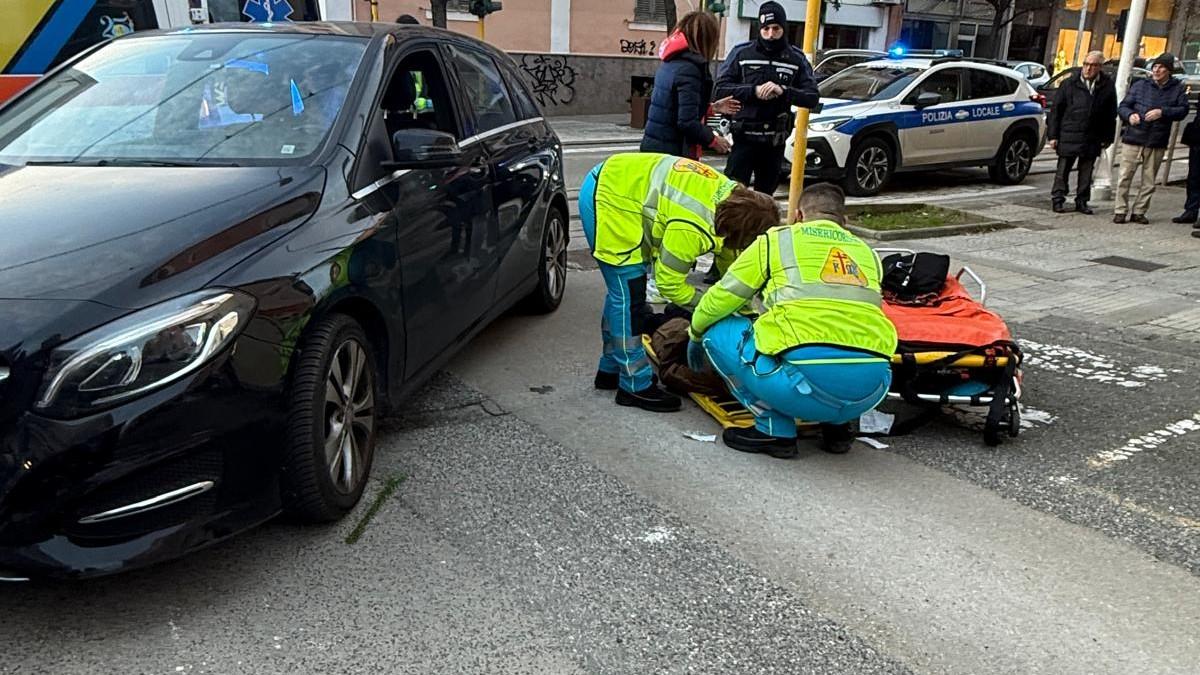 Sassari, donna investita mentre attraversa la strada: cosa sappiamo