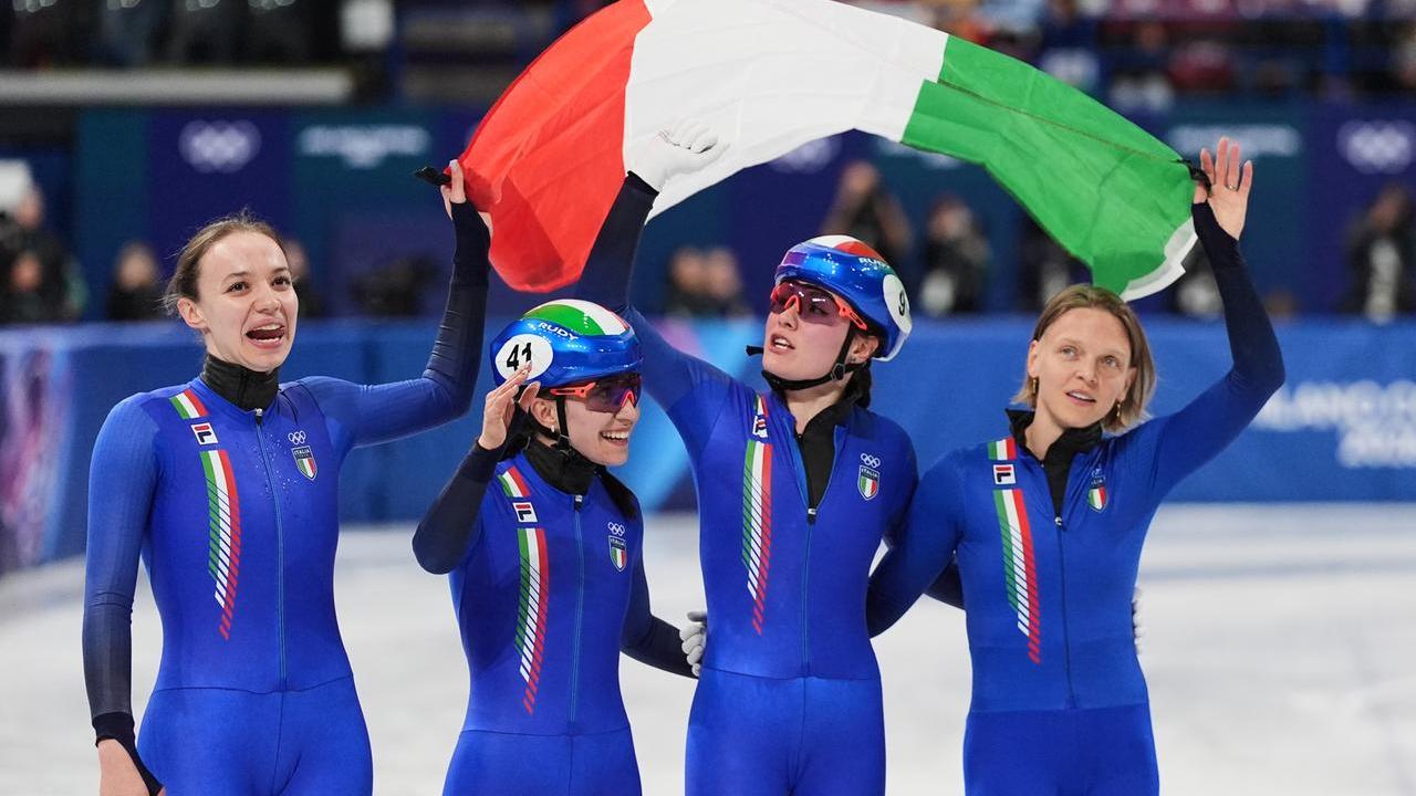 La gioia delle atlete azzurre vincitrici della medaglia d'argento