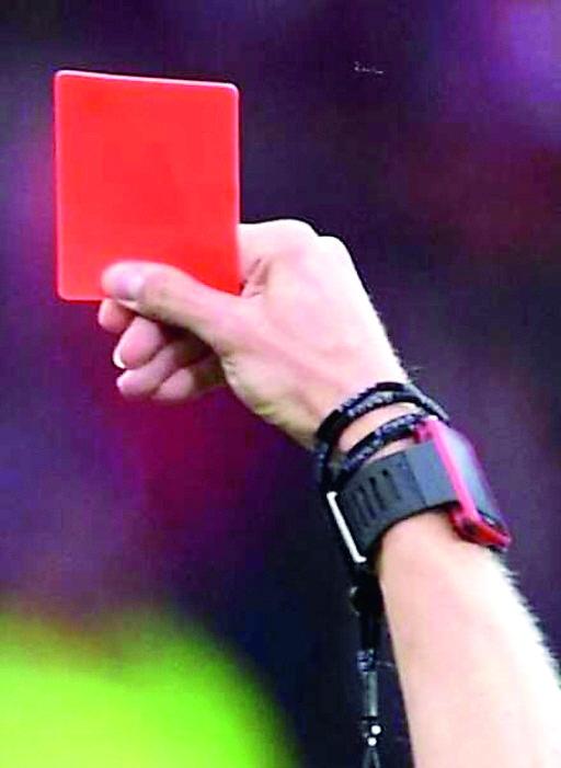 «Ho sbagliato ed è giusto che paghi, ma non ho schiaffeggiato l’arbitro»