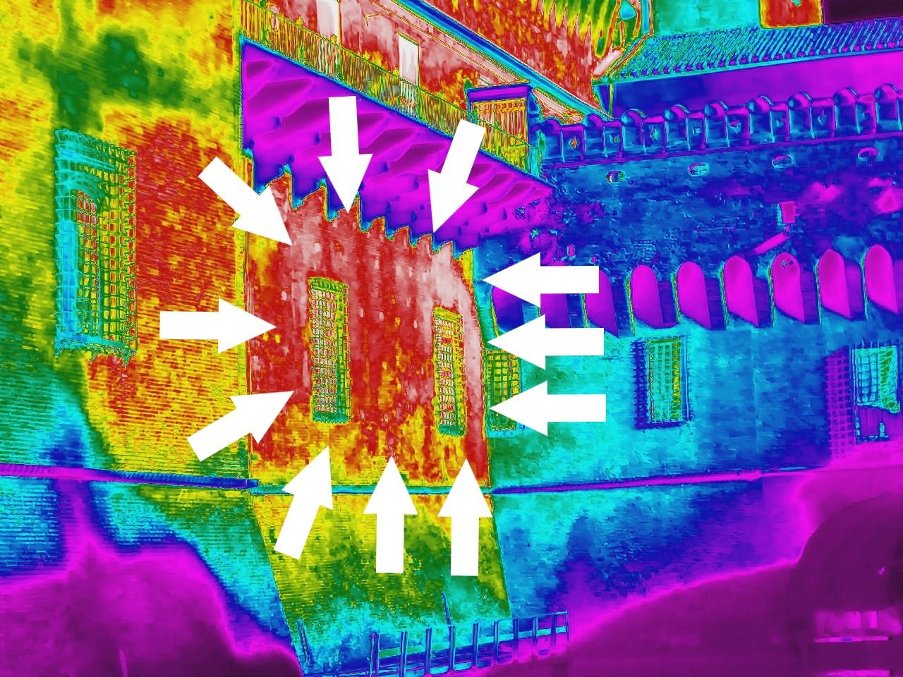 Il ruolo del fossato nel Castello di Ferrara: «L’alta temperatura frena l’umidità di risalita»