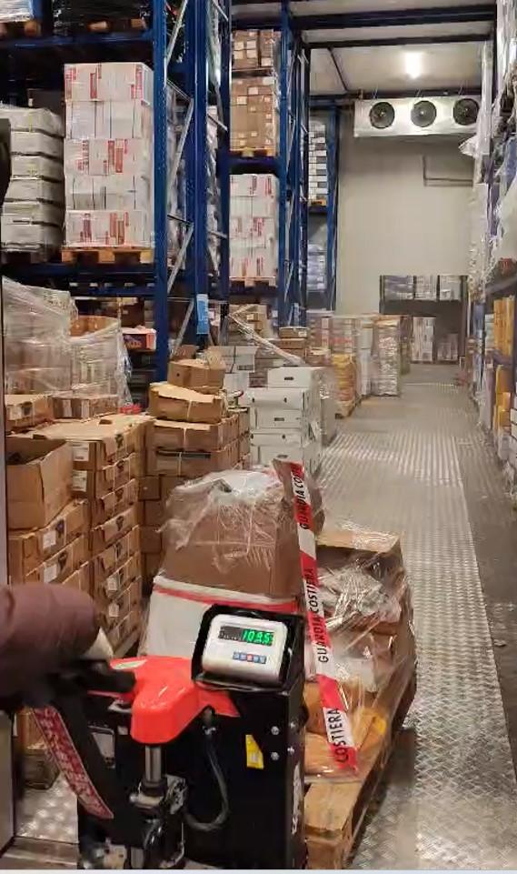 
	Il deposito messo sotto sequestro dalla Guardia costiera

