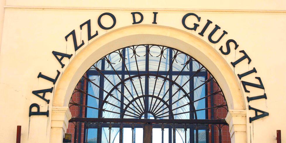 Violenza sessuale in una struttura a Ferrara: condannati due ospiti