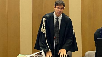 La frusta perché si oppone a una seconda moglie: il giudice gli ritira il passaporto