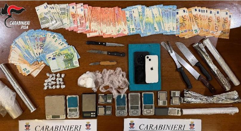 Pisa, blitz antidroga in una casa: quattro arrestati