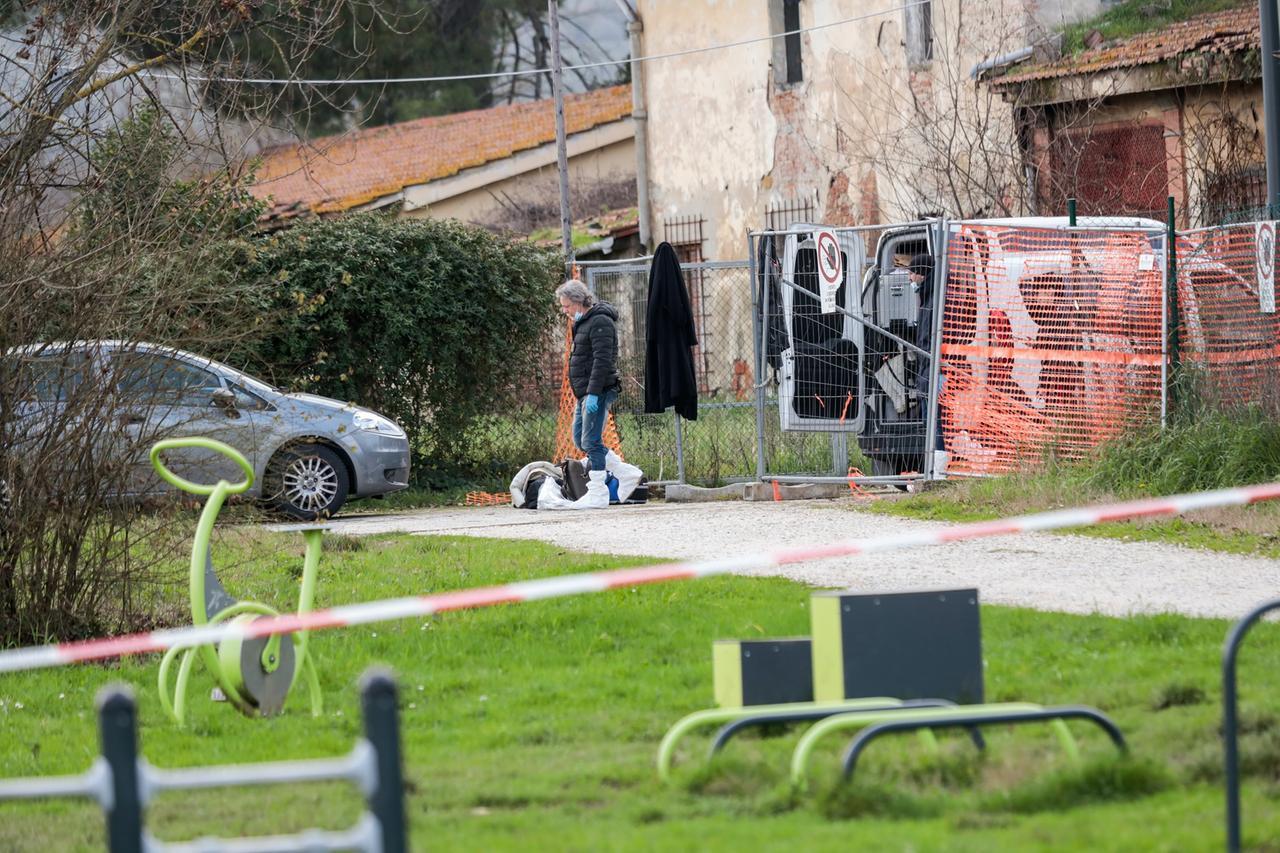 Scandicci, donna decapitata nell’ex area Cnr: ecco chi è il 30enne fermato per l’omicidio