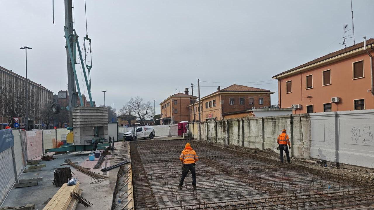 Velostazione a Ferrara, il sindaco Fabbri: «Più servizi e più sicurezza»