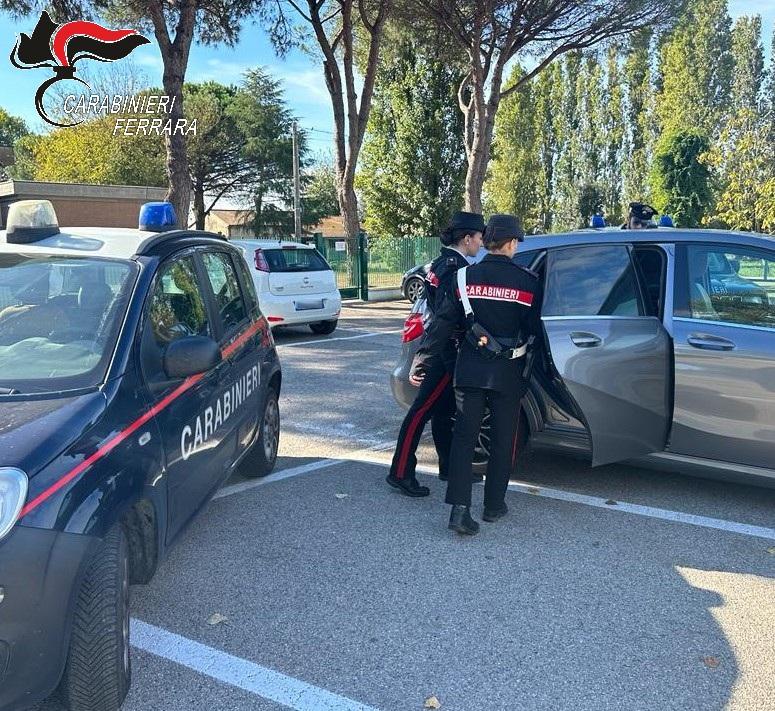 Comacchio, aggredì l’ex con una pistola: 70enne dai domiciliari al carcere