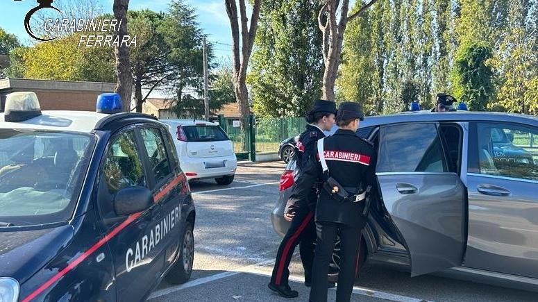 Comacchio, aggredì l’ex con una pistola: 70enne dai domiciliari al carcere