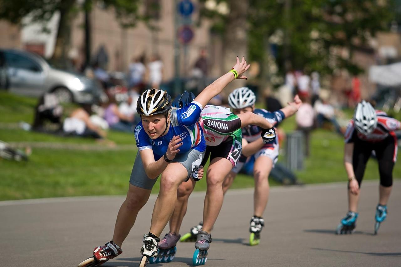 
	Una giovane Francesca Lollobrigida in piazza Ariostea a Ferrara

