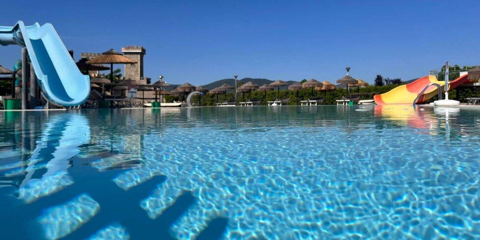 San Giuliano, bambino morto annegato in piscina: a processo i gestori e i genitori