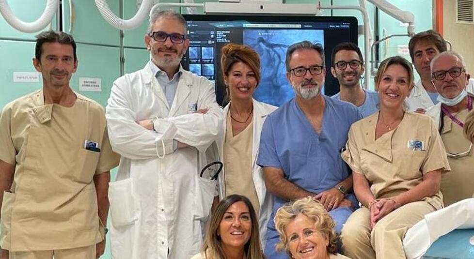 
	Il primario Emilio Pasanisi (il secondo da sinistra) insieme alla sua &eacute;quipe

