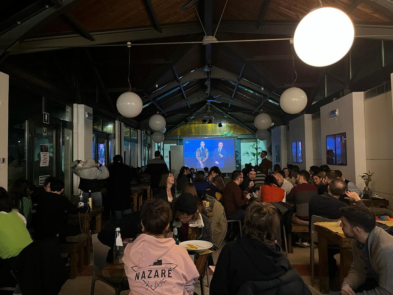 Catomes tot... a vedere Sanremo: al centro sociale un maxischermo per vedere il Festival