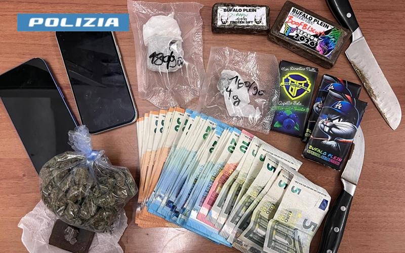 Arrestato uno spacciatore 21enne, in casa e in auto aveva quasi un chilo di droga