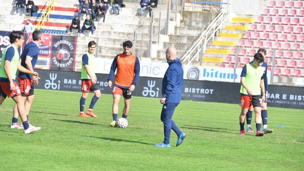 Torres-Vis Pesaro. Ecco le formazioni ufficiali. LA DIRETTA