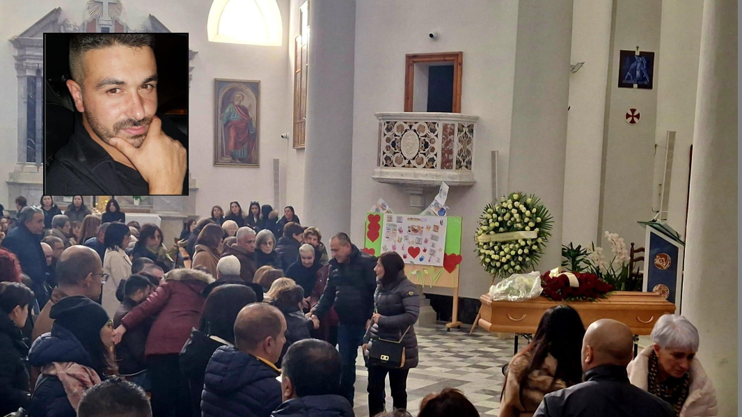 Silenzio e lacrime per l’ultimo saluto a Tonino Pireddu, ucciso con una fucilata