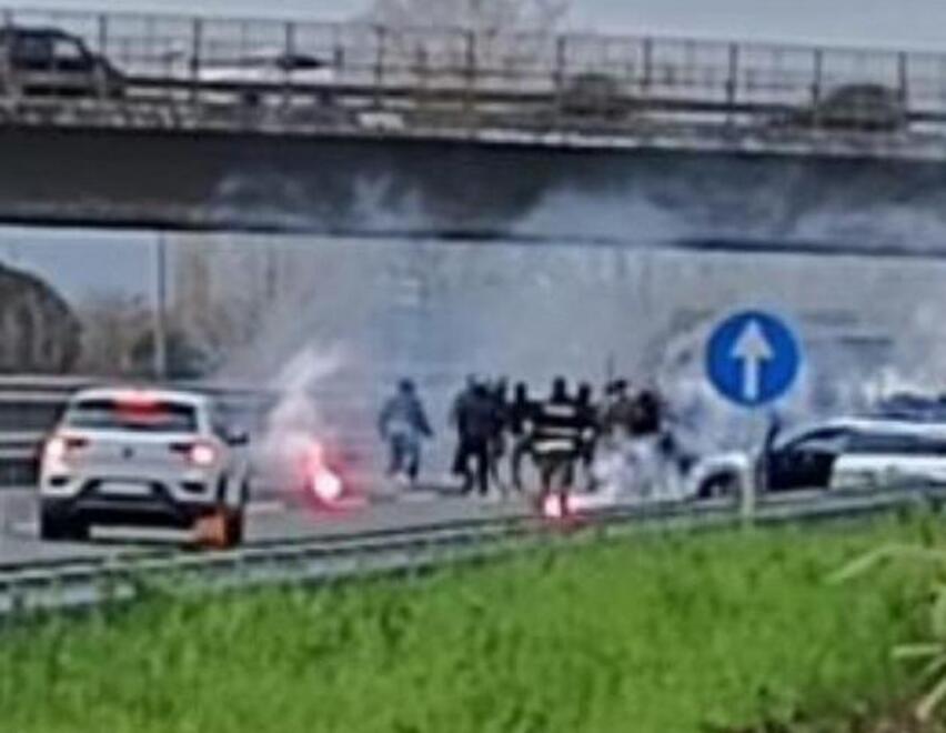 
	Un momento degli scontri

