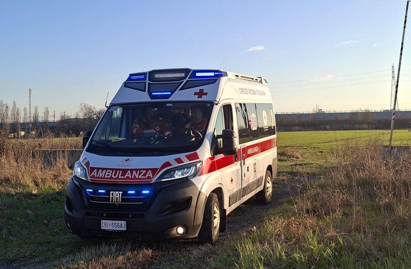 Migliorano le condizioni dell’operaio precipitato dalla scala: il 43enne non è più in pericolo di vita