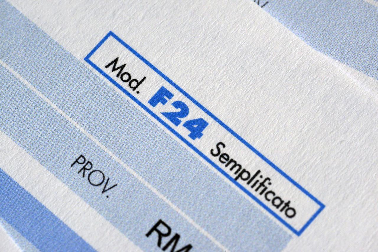 Modello F24, attenzione agli errori: quali pagamenti si possono effettuare e come si compila – La guida