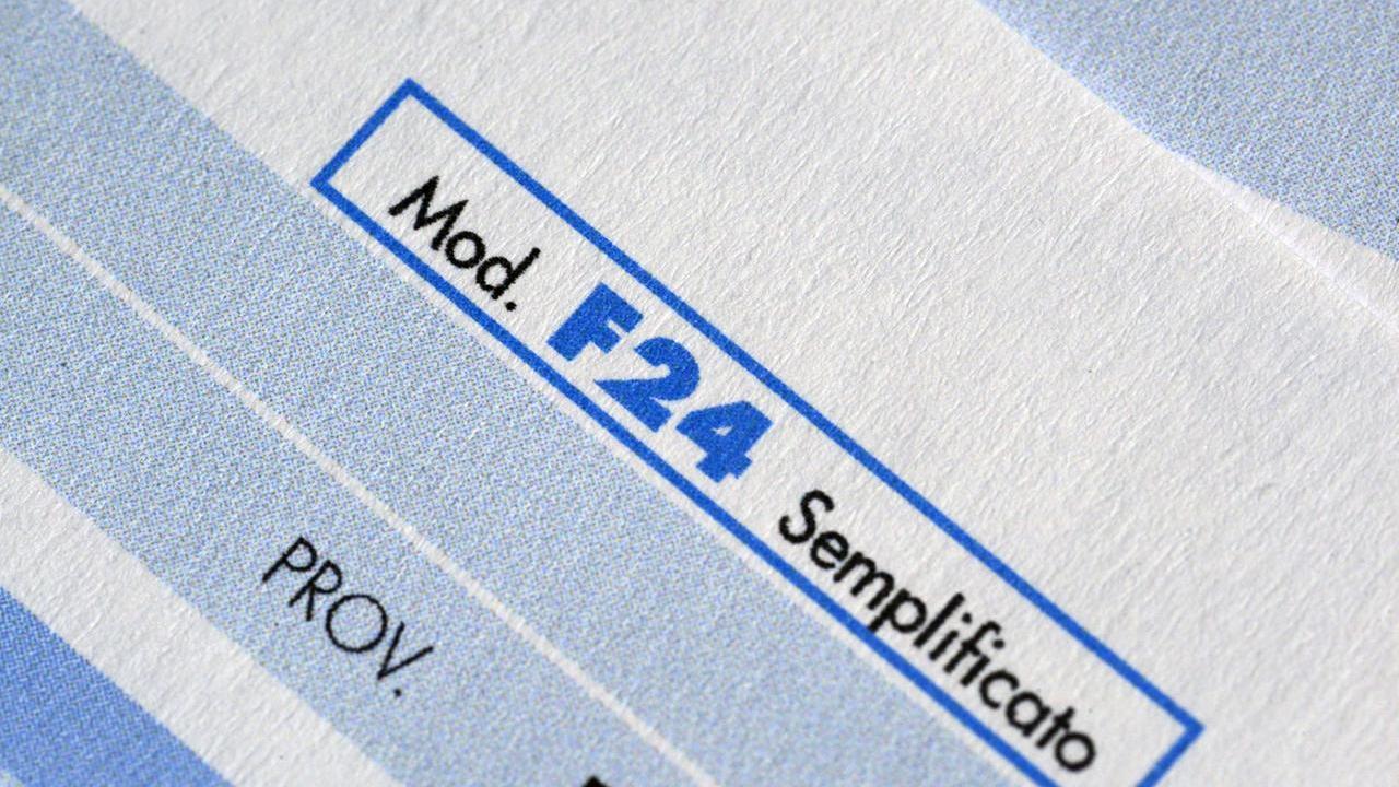 Modello F24, attenzione agli errori: quali pagamenti si possono effettuare e come si compila – La guida