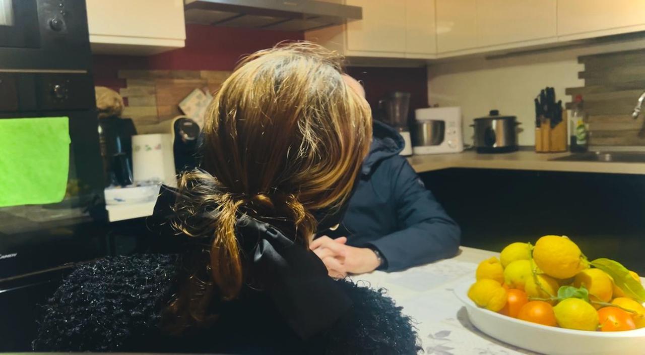 «Mi ha picchiata e umiliata, ora mi riprendo la vita» – il racconto choc della ragazza segregata a Sassari