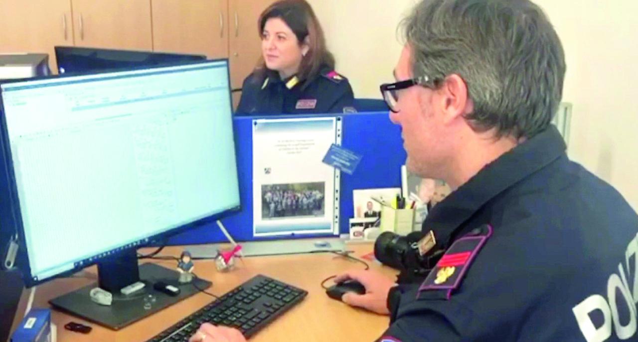 Dai call center fantasma all’IA e i falsi QRcode, le nuove trappole che svuotano i conti dei cittadini – tutte le truffe