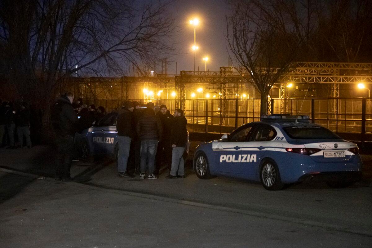 Le forze dell'ordine sul luogo della sparatoria