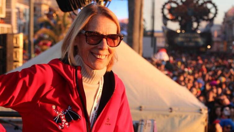 La presidente della Fondazione Carnevale Marialina Marcucci durante l’ultimo corso mascherato di sabato (foto Iacopo Giannini)