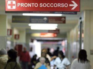 Pronto soccorso, polemica sul triage minore affidato alle associazioni di volontariato. Il sindacato: «Esternalizzare è un rischio»