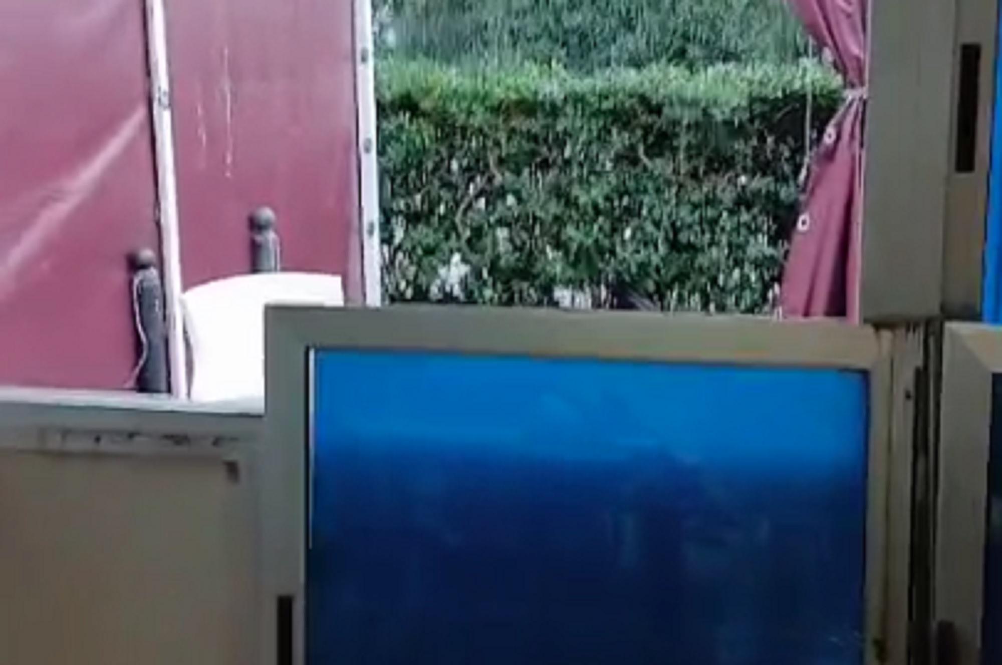 I danni al circolo Arci "Petrarca"