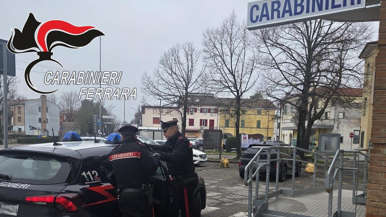 Brucia l’auto dell'ex titolare, 43enne arrestato a Cento