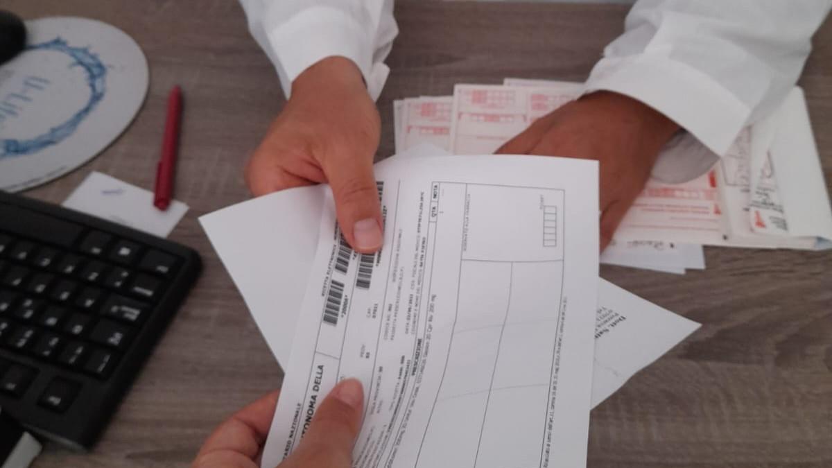 La dottoressa è in malattia da mesi, in novecento restano senza medico