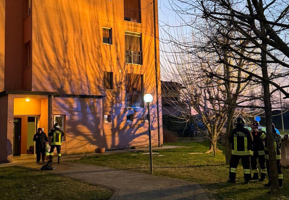 Rogo in una cantina a Cento: tre in ospedale e sono sei le famiglie evacuate