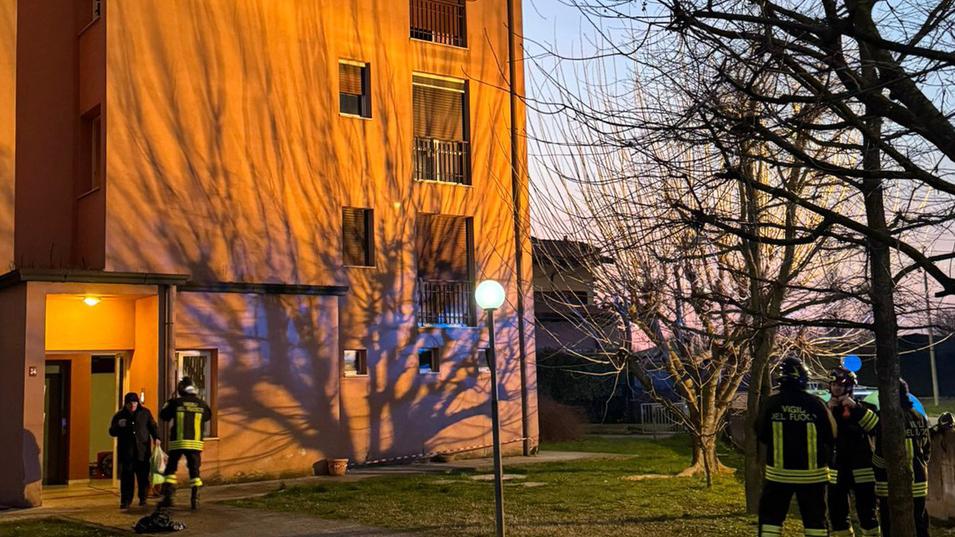 Rogo in una cantina a Cento: tre in ospedale e sono sei le famiglie evacuate