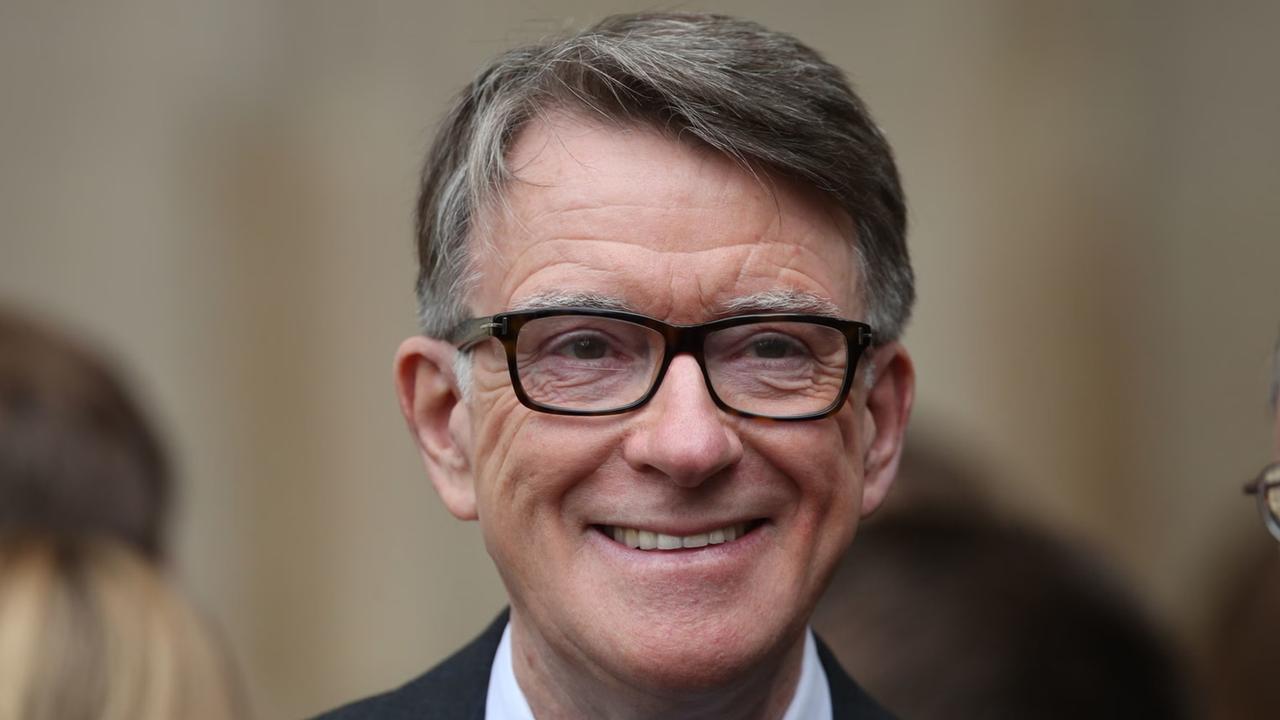 Caso Epstein, dopo l’ex principe Andrea arrestato anche l’ex ministro Mandelson – le accuse