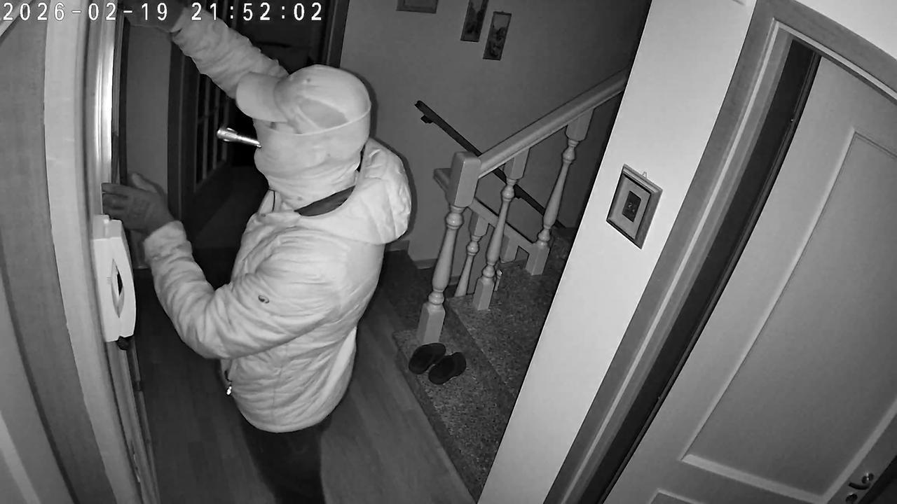 Ferrara, si ritrova il ladro in casa: «Sentivo dei fruscii, poi l’ho visto»