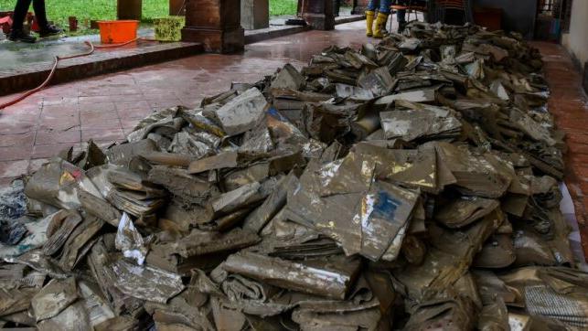 È ancora congelato a Latina l’archivio del Comune di Prato danneggiato dall’alluvione