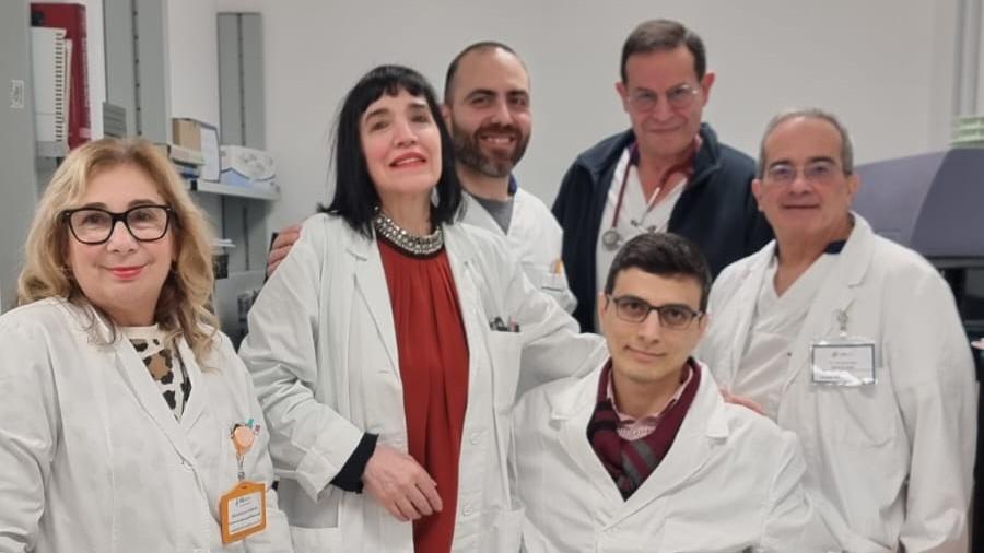 Il dottor Mohand Abulihya con equipe di Ematologia dell'ospedale di Nuoro