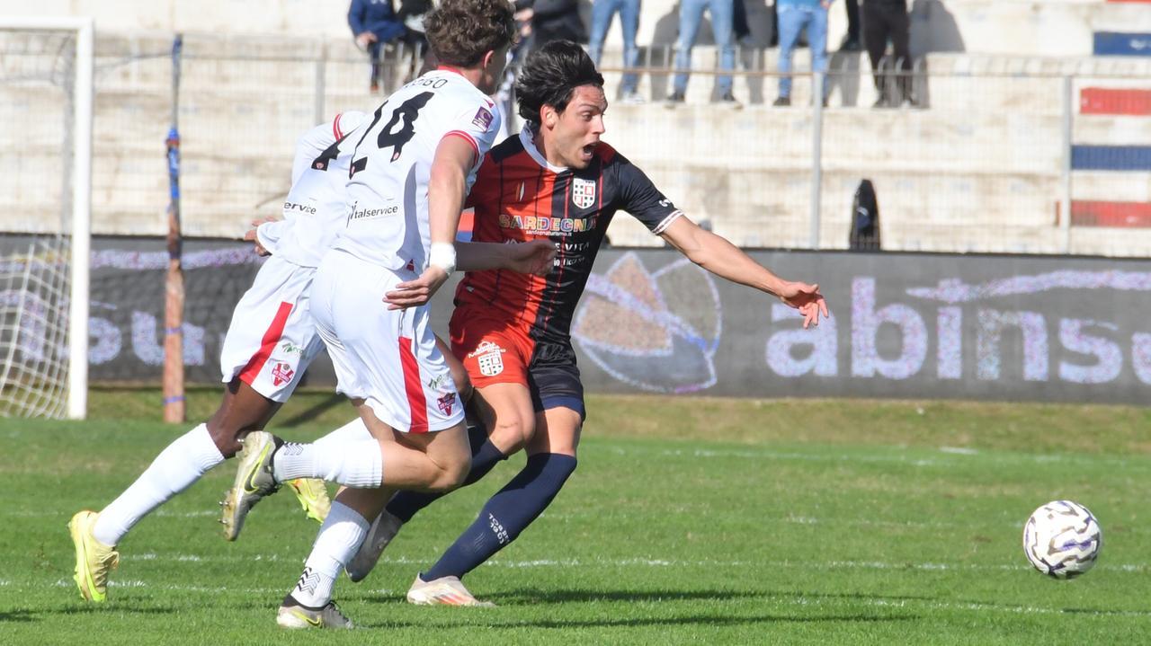 Francesco Nunziatini si è appena laureato: «Ora pensiamo alla salvezza della Torres»