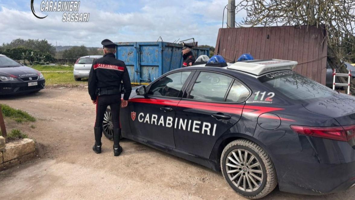 Scoperta una discarica abusiva di rifiuti speciali alle porte di Sassari, tre denunciati – I dettagli dell’operazione