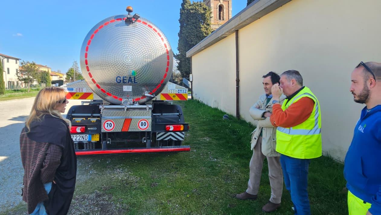 Antraccoli, arriva l’autobotte per fronteggiare l’emergenza acqua