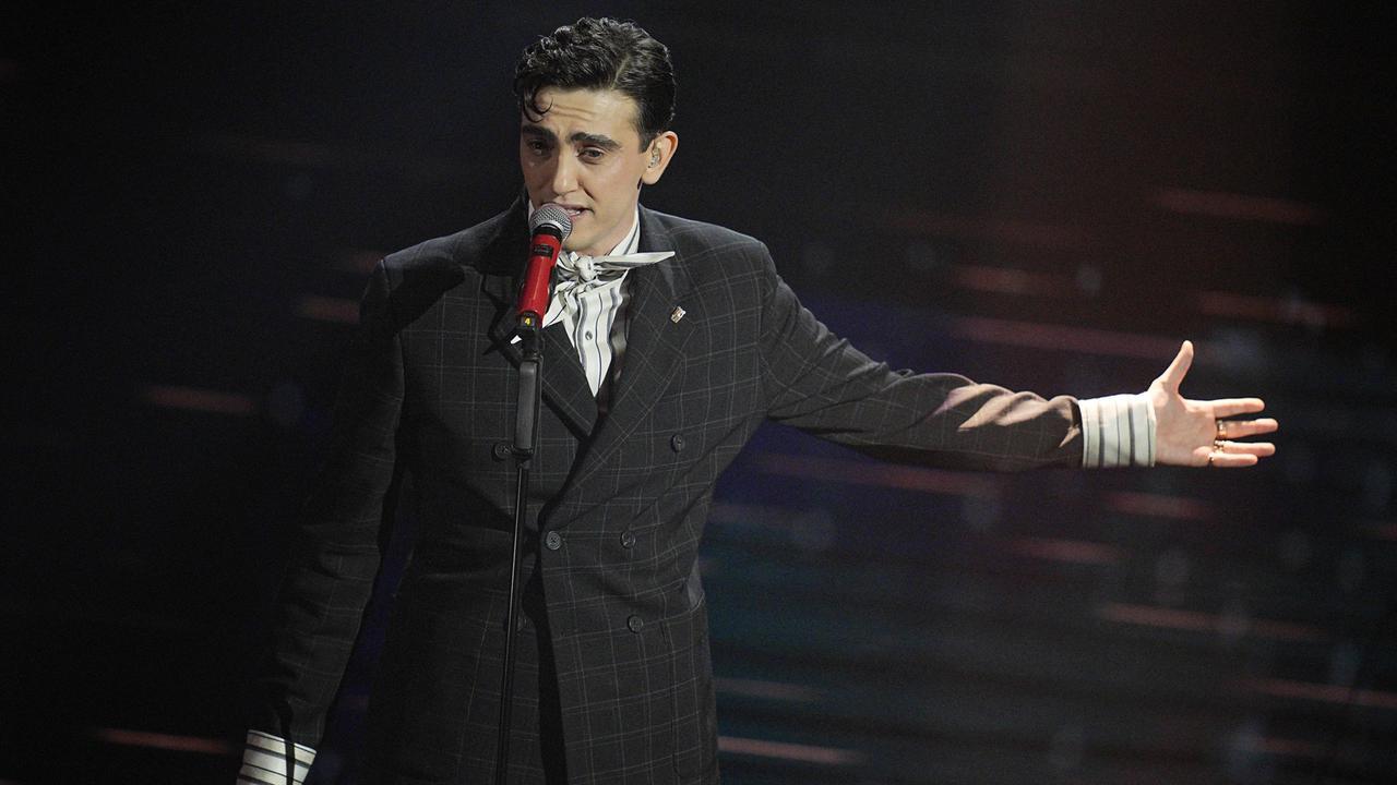 Sanremo, Selvaggia Lucarelli dà i voti ai look: promosso Michele Bravi vestito da Antonio Marras