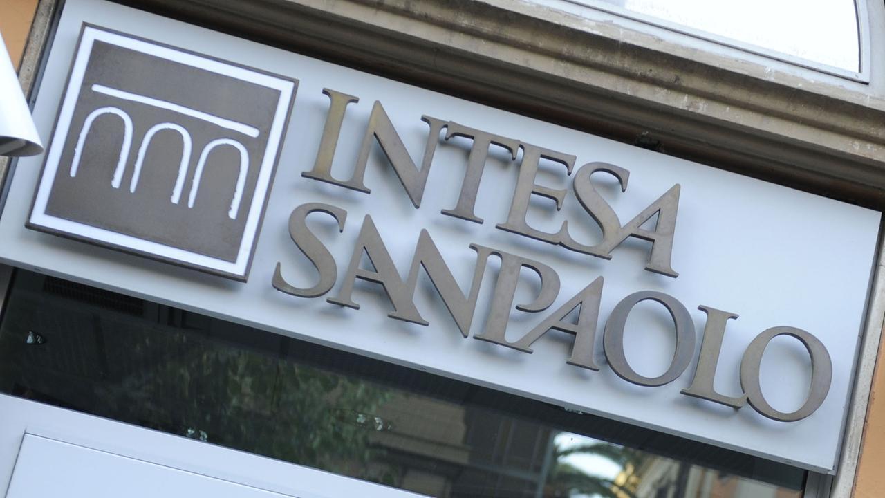 Intesa Sanpaolo down, problemi nei servizi online – Cosa sta succedendo