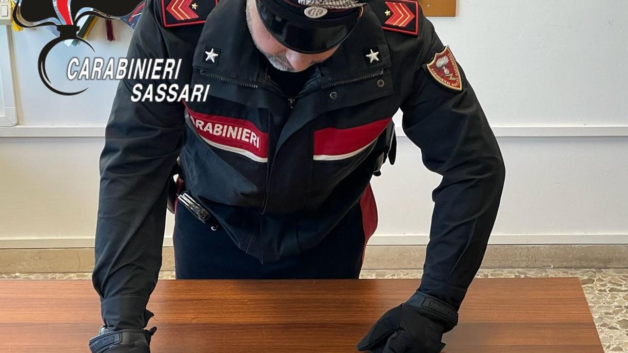 Minacciava i passanti con un coltello: arrestato un uomo a Porto Torres