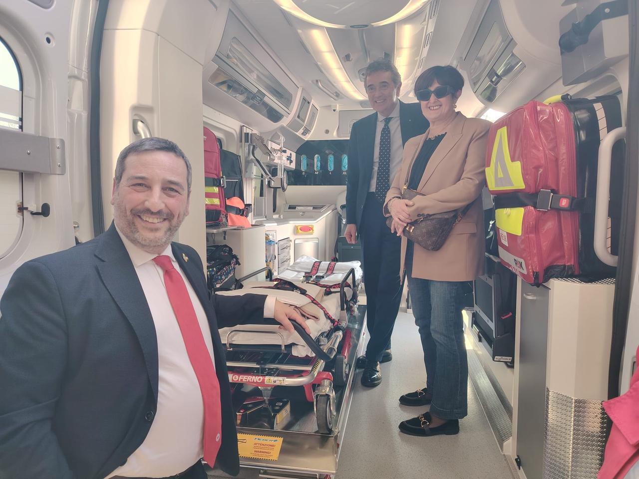 Croce Rossa, ecco la nuova ambulanza “Reggio 8”: l'ultimo desiderio di Angelo Campani diventa realtà