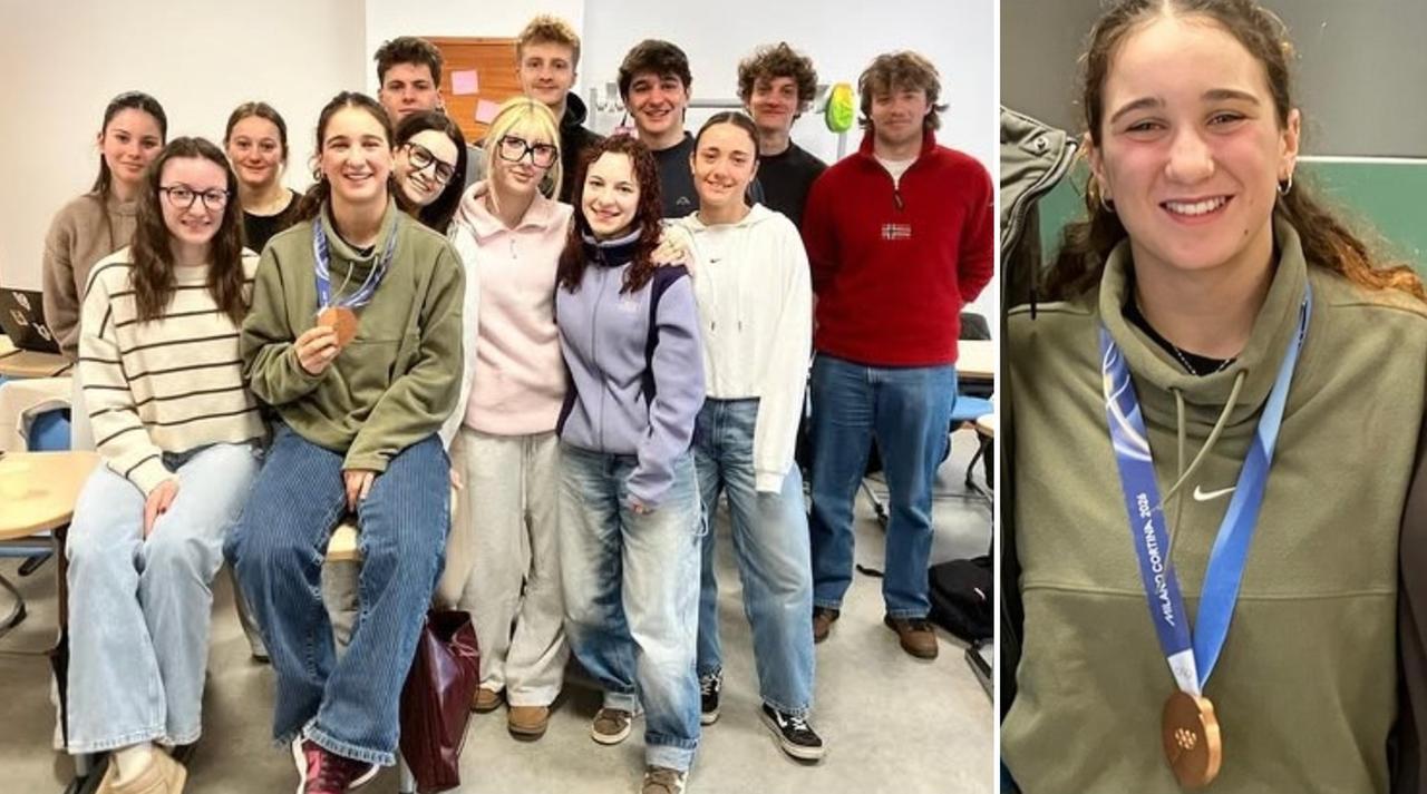 Flora Tabanelli torna a scuola: l’accoglienza trionfale dei suoi compagni – Video